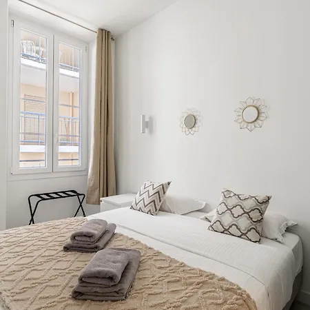 In-Disponible A La Location Cannes